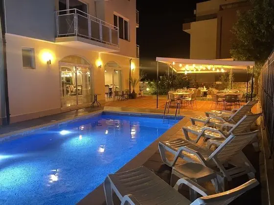 Hotel Saga - Havuz