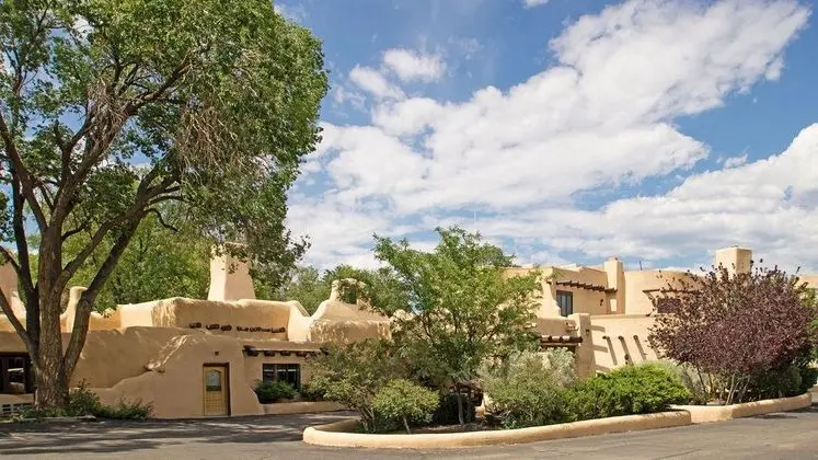 Sagebrush Inn & Conference Center