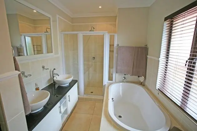 Sagewood, Zimbali Coastal Resort - 5 Bedroom Home - Banyo Özellikleri