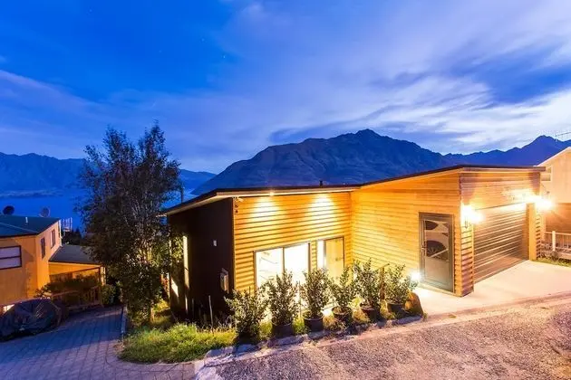 Sagittarius DH Lake View Villa - Lobi