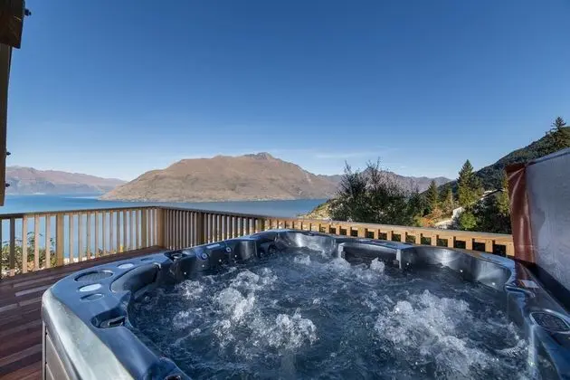 Sagittarius DH Lake View Villa - Spa