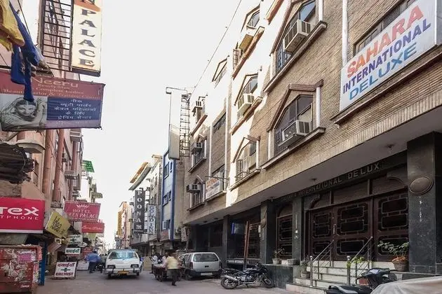 Hotel Sahara International Deluxe