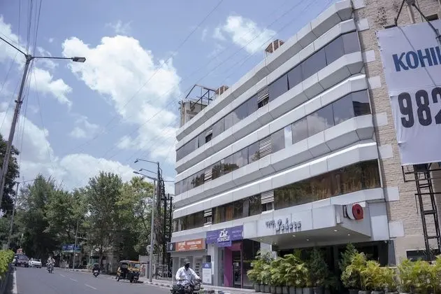 Hotel Sahara Pune - 1