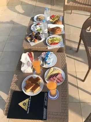 Sahara Pyramids Inn - Yerinde Yemek