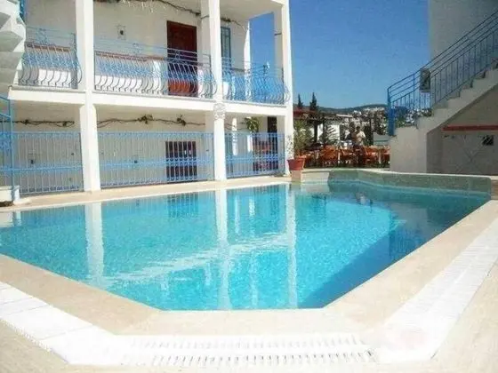 Sahin Apart Otel - Havuz
