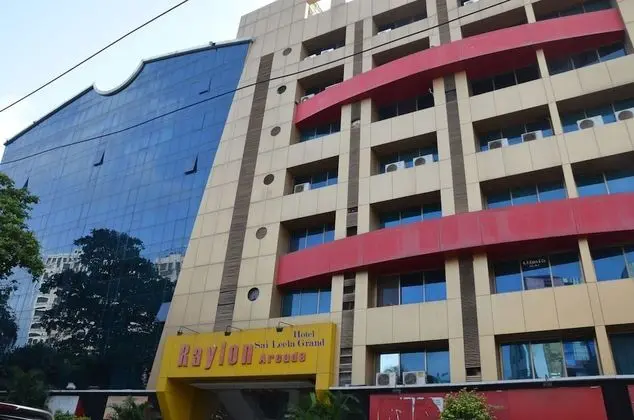 Hotel Sai Leela Grand