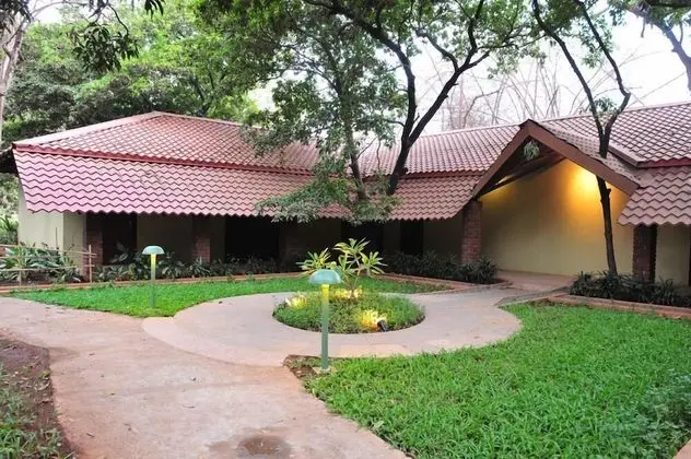Sai Palace Hotel & Gardens Mira Road - Dış Mekan
