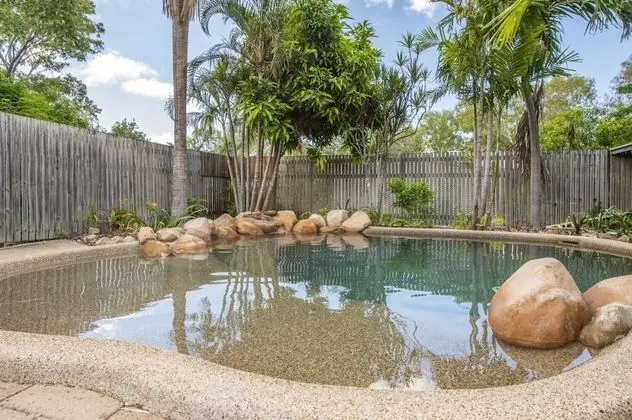 Sail Rock Apartment 2 - Havuz