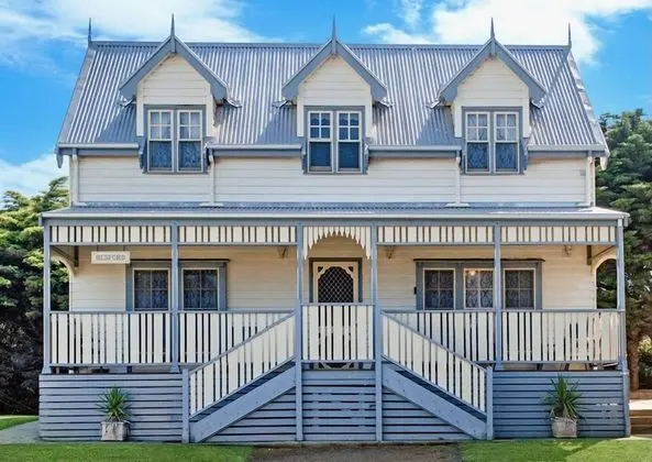 Sails - Elegant, spacious beach villa