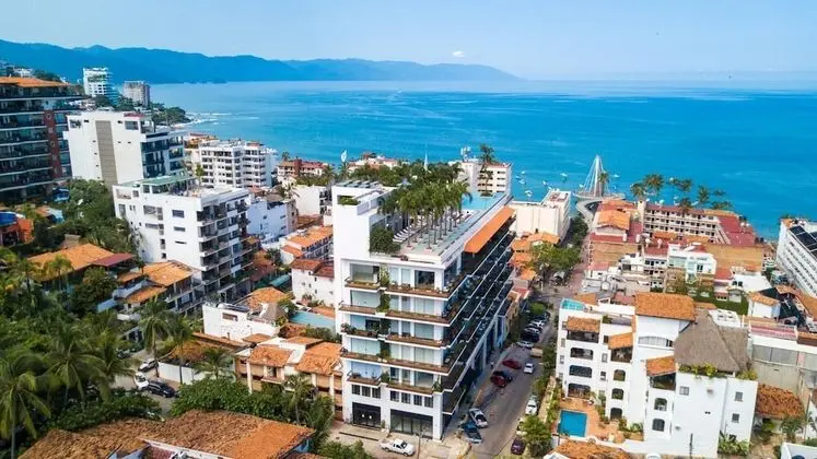Sailview 108 - Sailview Romantic Zone 1 Bed 1 Bath Rooftop Poo