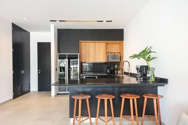 Sailview 108 - Sailview Romantic Zone 1 Bed 1 Bath Rooftop Poo - Oda