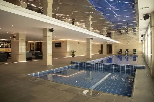 Hotel Saint Petersburg - Havuz