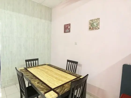 Sakura 2 Homestay Kampar - İç Mekan