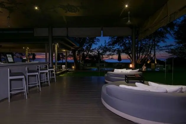 SALA Phuket Mai Khao Beach Resort - Plaj
