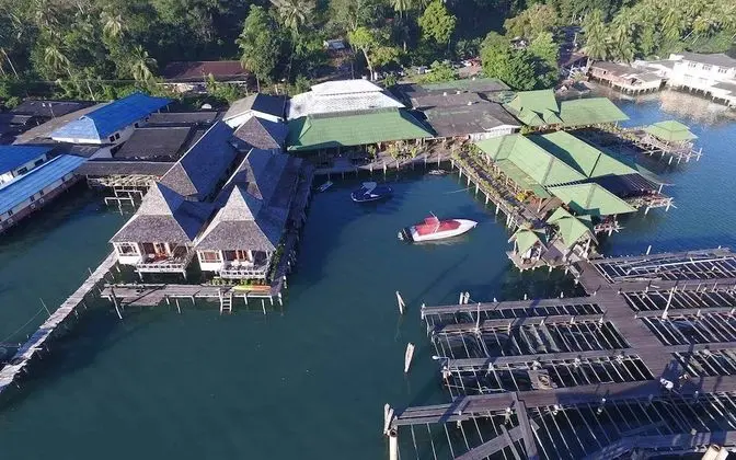 Salakphet Resort