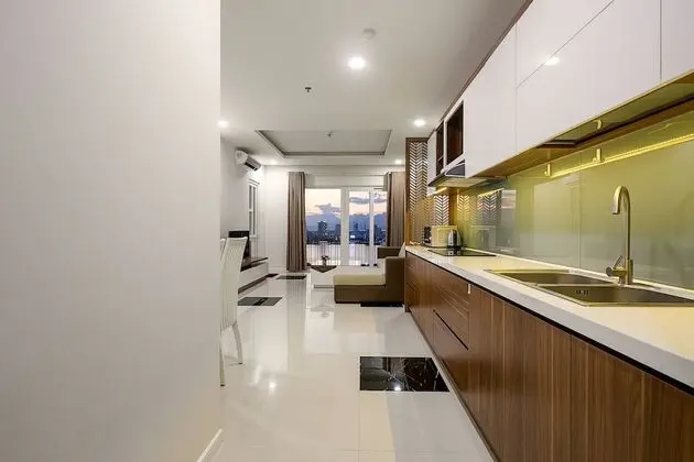 Salalem Monarchy Apartment Han Riverside - Mutfak
