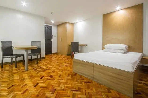 Salcedo Suites at LPL Manor - Oda