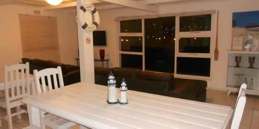 Saldanha Bay Accommodation - Hostel - Yerinde Yemek