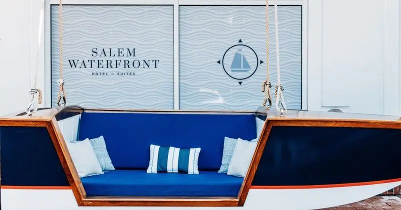 Salem Waterfront Hotel & Suites - Dış Mekan