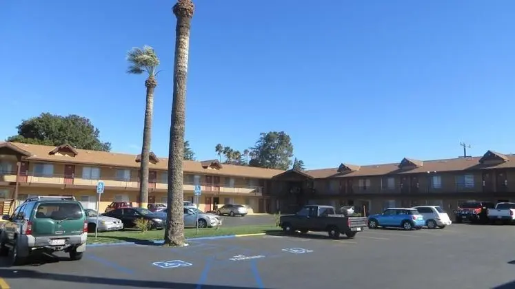 HOTEL SALINA