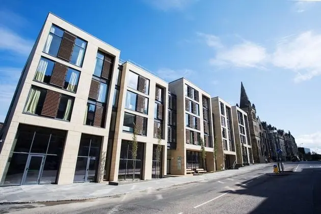 Salisbury Court - 1