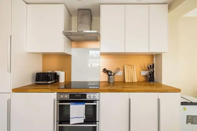 Salisbury Residences by Charles Hope - Mutfak