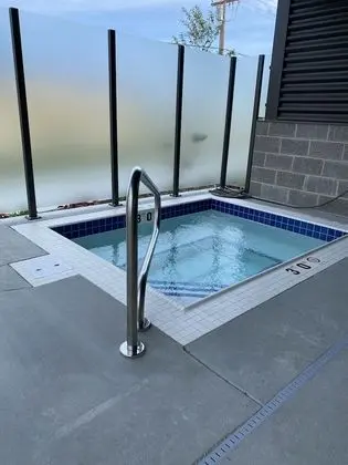 Salish Inn - Havuz
