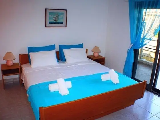 Salonikiou Beach Deluxe Apartments - Oda