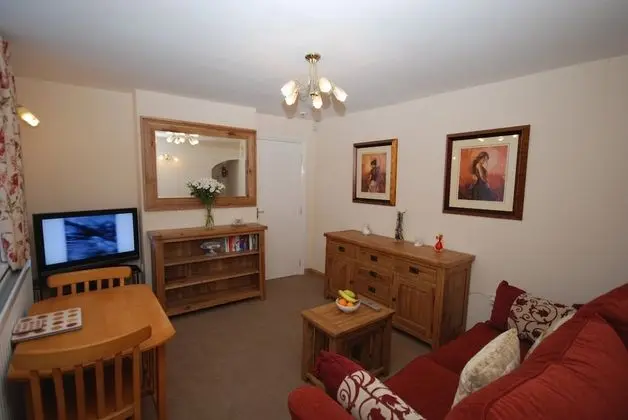 Saltburn Holidays Bluebell Cottage - Bar