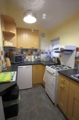 Saltburn Holidays Primrose Cottage - Mutfak
