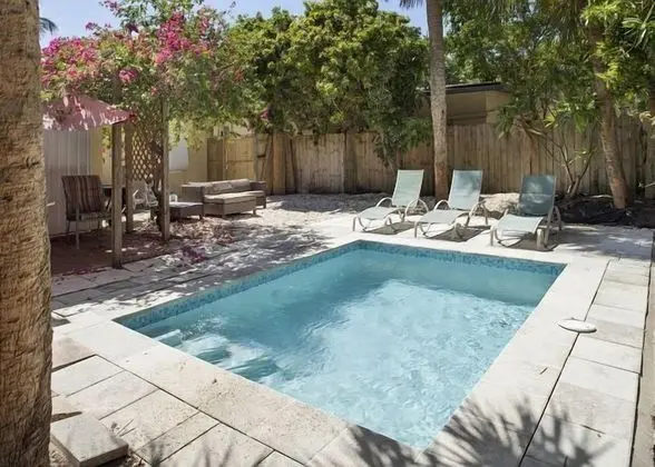 Salty Bungalow Tortuga - Havuz