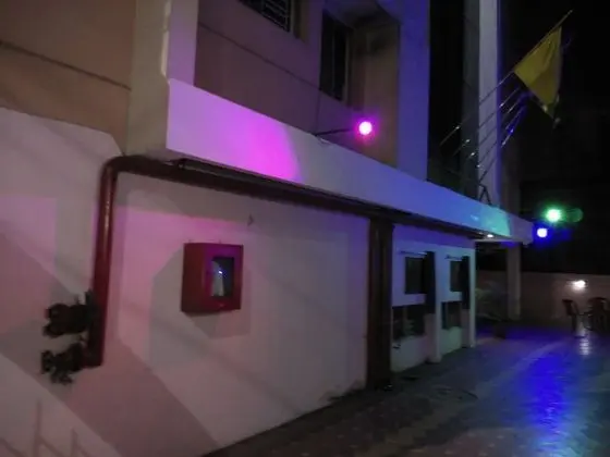 The Salvation Army Red Shield Guest House - Dış Mekan