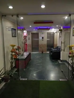 The Salvation Army Red Shield Guest House - Lobi