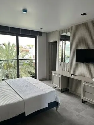 Sam Hotel