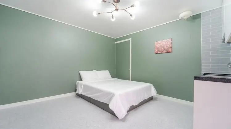 Samcheok Jangho Madang Minbak Pension