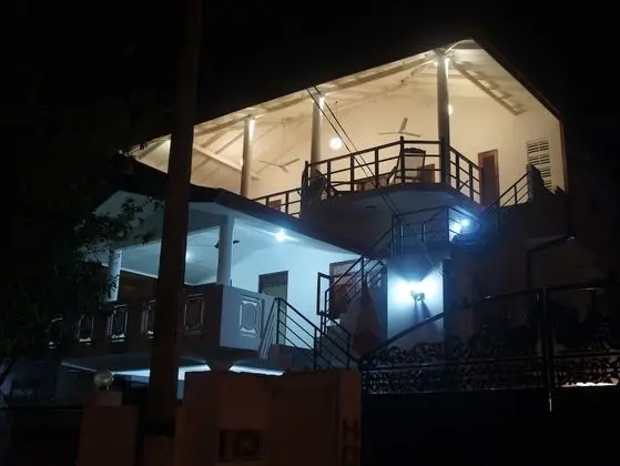 Sam's Guest House - Dış Mekan