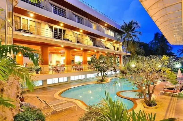 Samui First House Hotel
