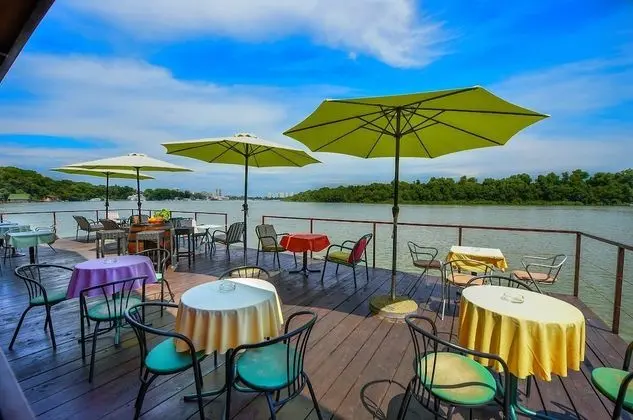 San Art Floating Hostel&Apartments - Genel