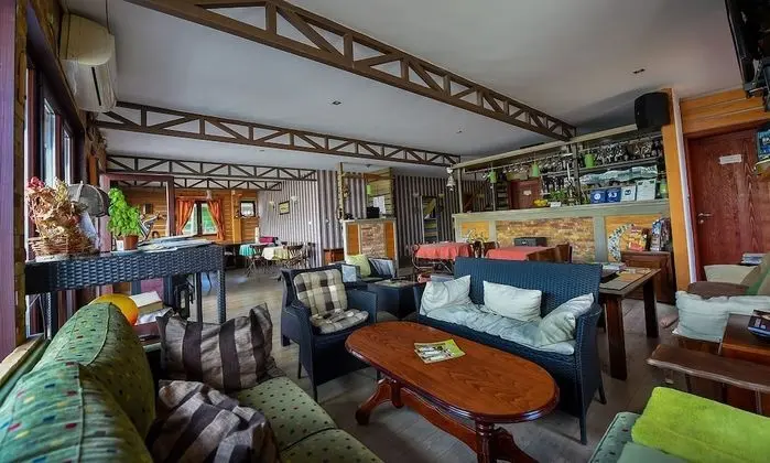San Art Floating Hostel&Apartments - Lobi