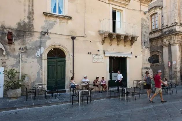 SAN CARLO SUITES