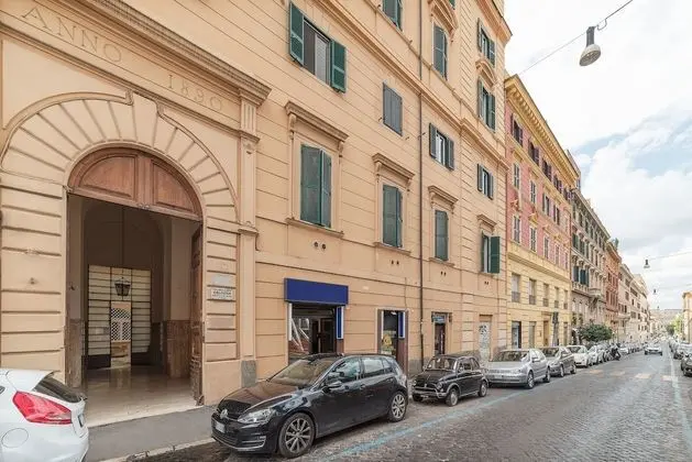 San Giovanni Elegant 6 Pax Apartment