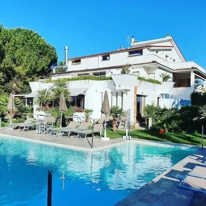 Villa San Lorenzo Room Suite & Restaurant