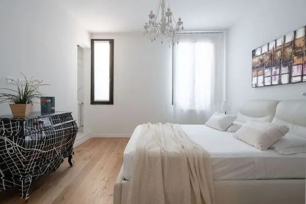 San Marco Prestige with Terrace by Wonderful Italy - Oda