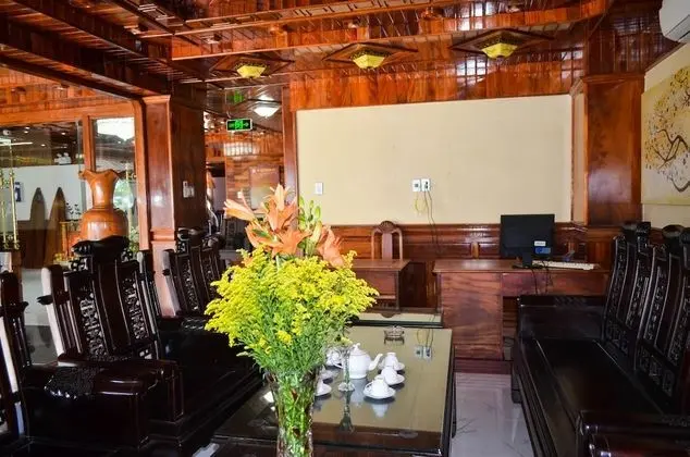 San San Hotel - Lobi