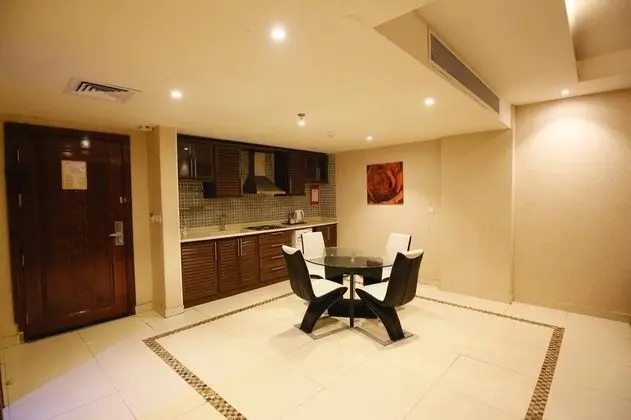 Sanam Hotel Suites - Mutfak