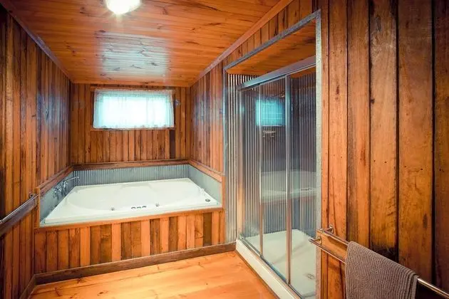 Sanctuary Park Cottages - Spa