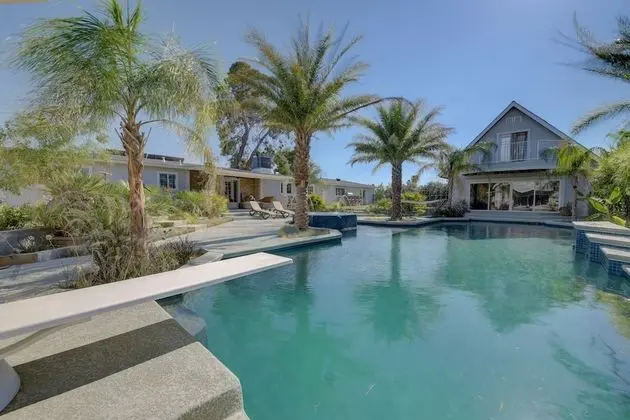 Sanctuary Pond and Pool - Havuz