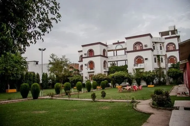 Hotel Sanctuary Resort
