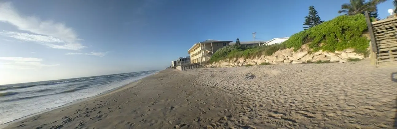 The Sand Castle - Plaj