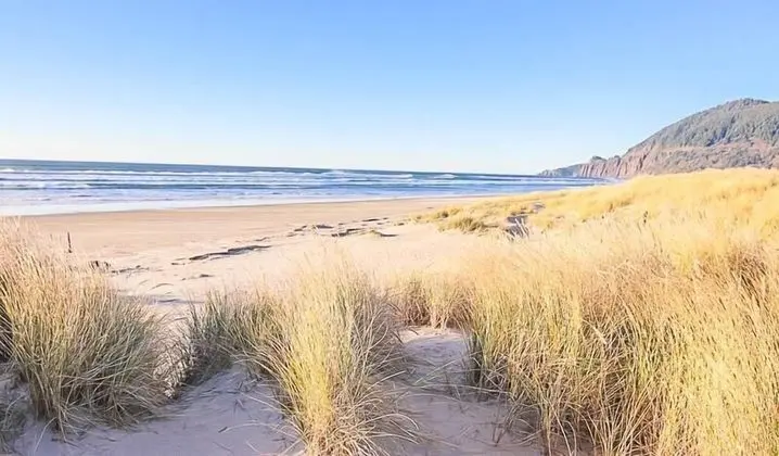 On the Sand (MCA 198) - Plaj